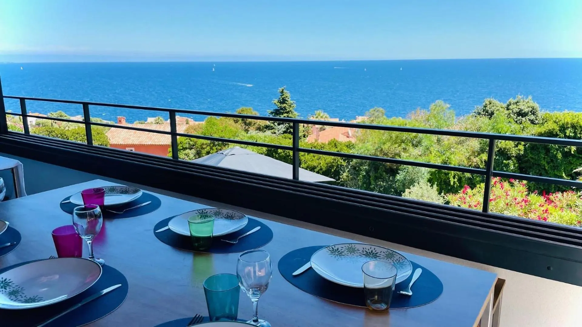 Superbe Vue Mer Et Esterel, Villa Neuve Pour 8-10 Personnes, Clim, Piscine Saint-Raphael  France