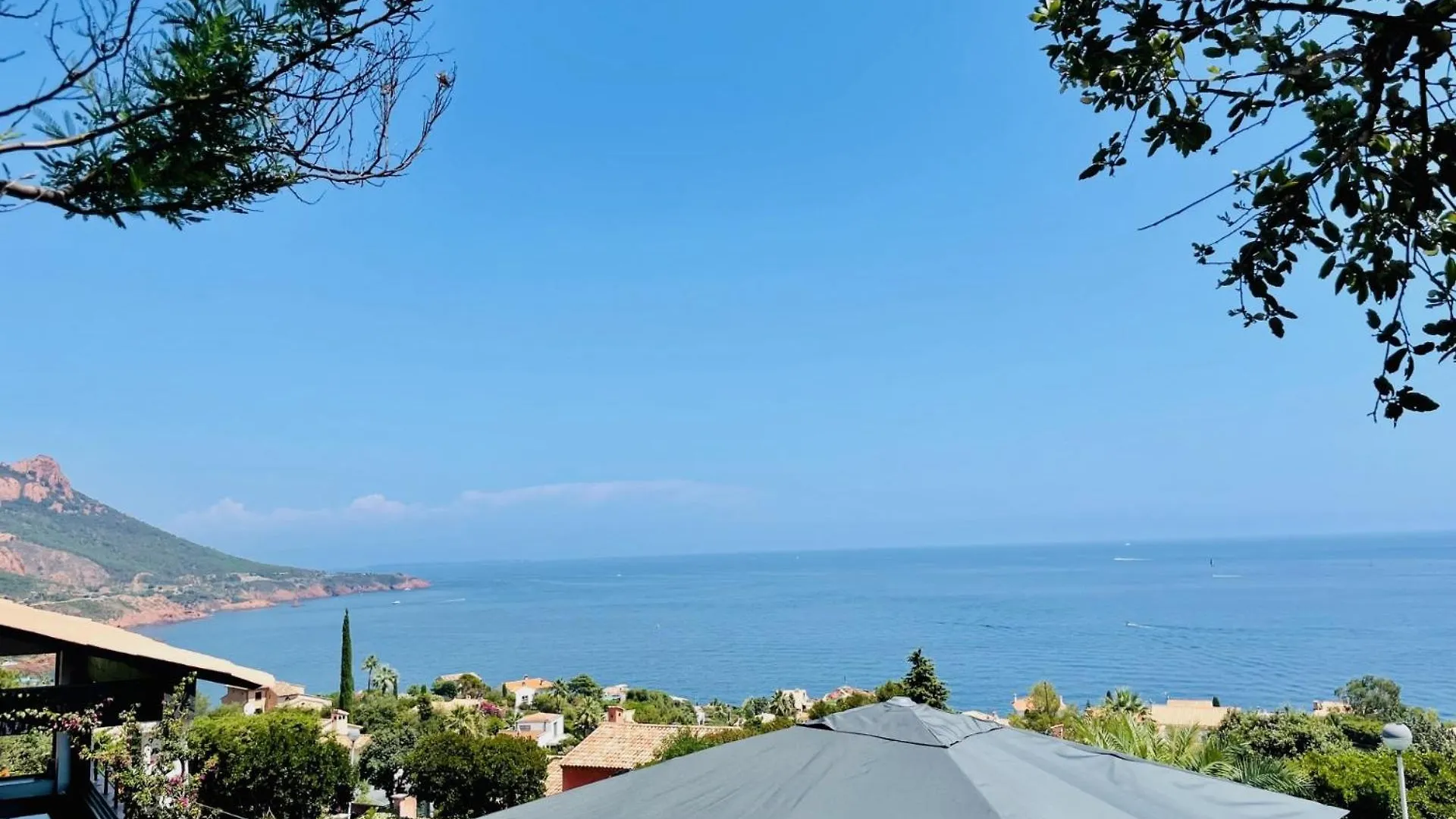 Superbe Vue Mer Et Esterel, Villa Neuve Pour 8-10 Personnes, Clim, Piscine Saint-Raphael  France