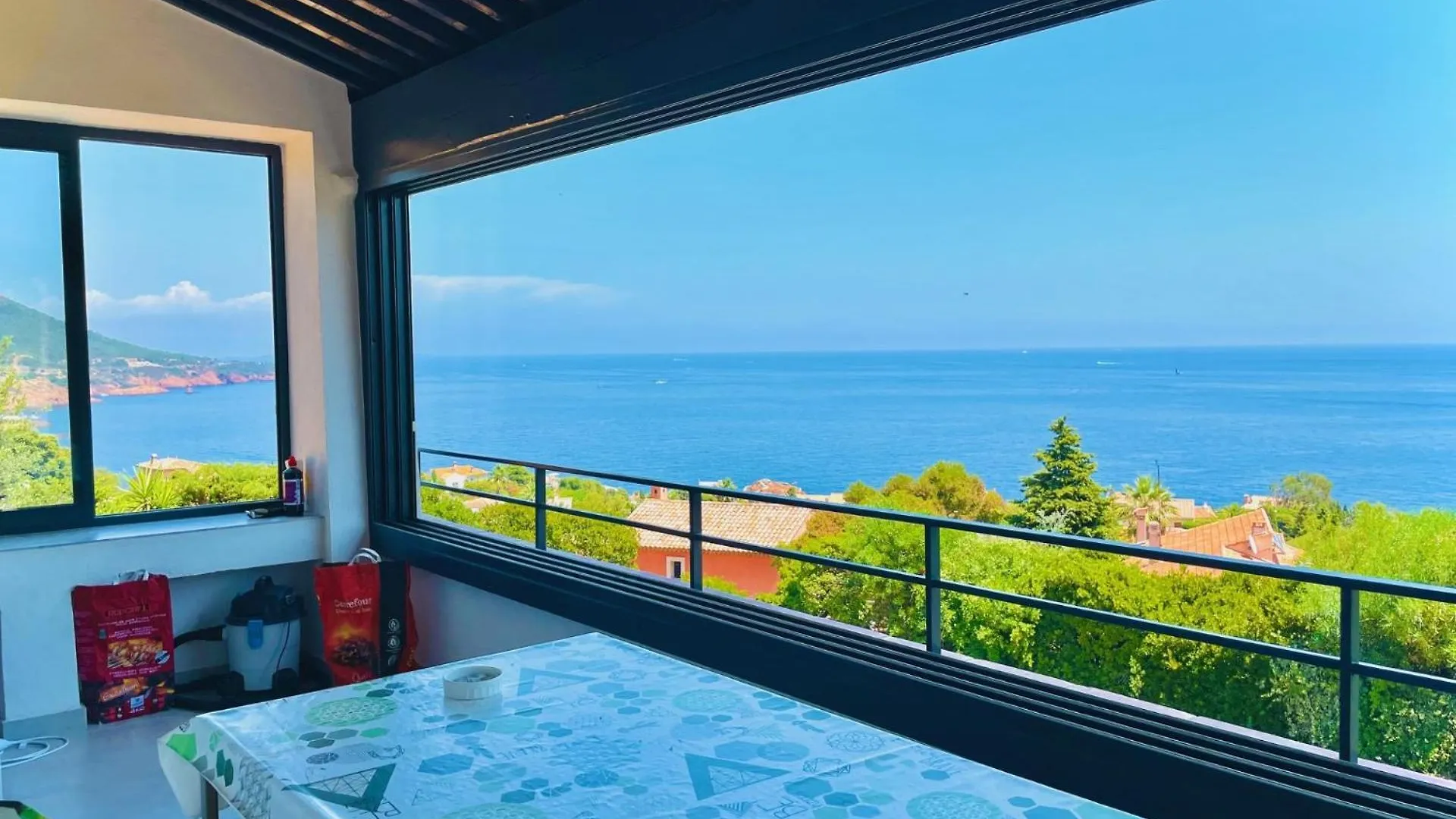 Superbe Vue Mer Et Esterel, Villa Neuve Pour 8-10 Personnes, Clim, Piscine Saint-Raphael   Saint-Raphael (Var)